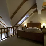 Neohotel Airport 4*