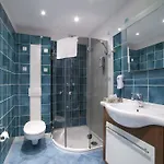 Neohotel Airport 汽车旅馆
