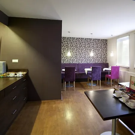 Neohotel Airport 4*